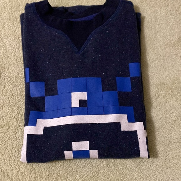 High quality shirt for boys 10 years with long sleeves and hoodie. - Picture 5 of 5